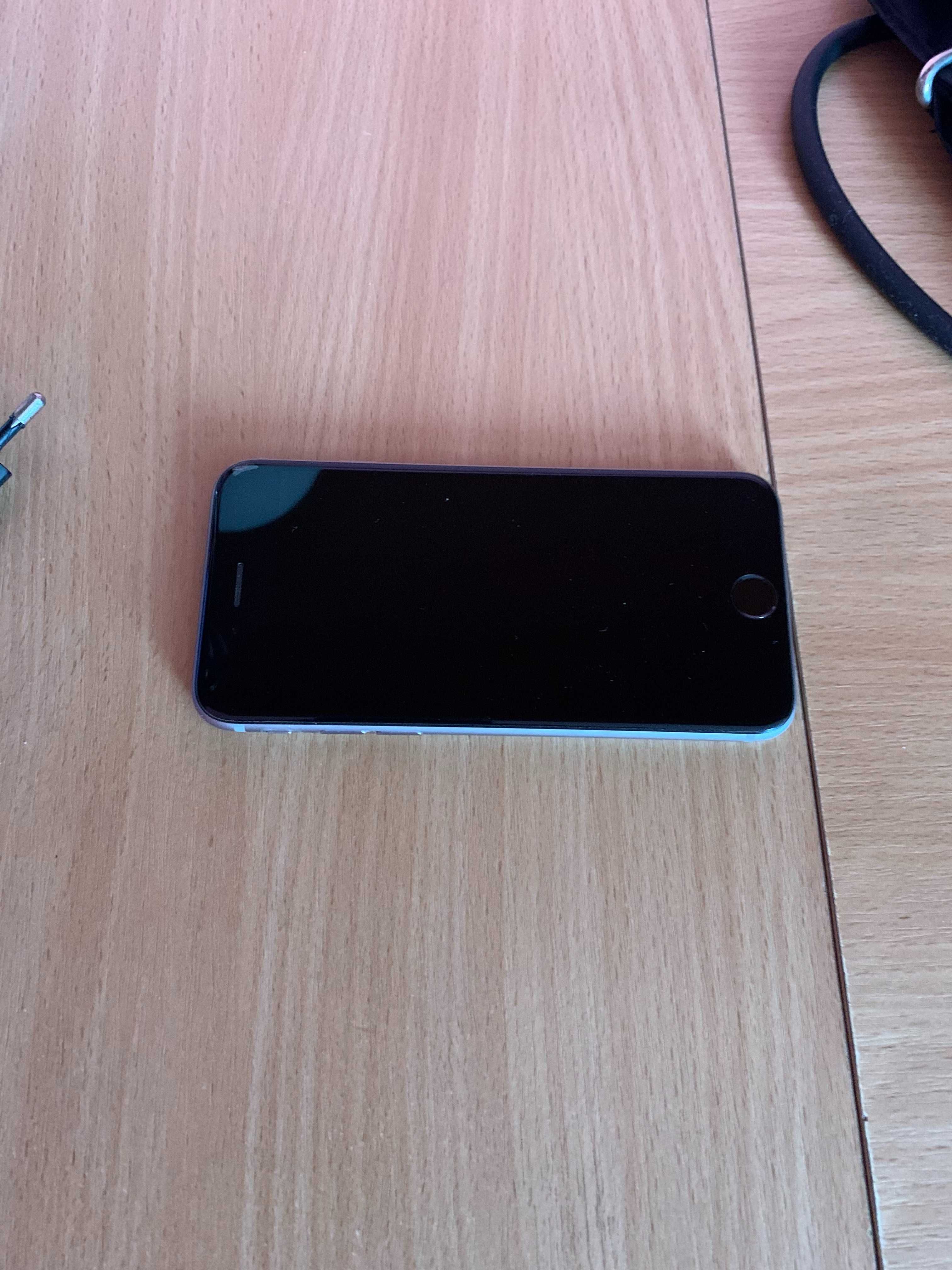 Телефон IPhone 6S