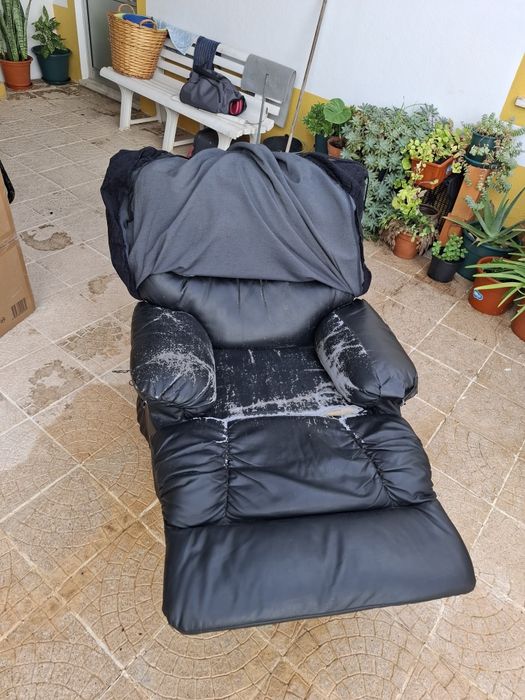 Sofá reclinável usado com massagens