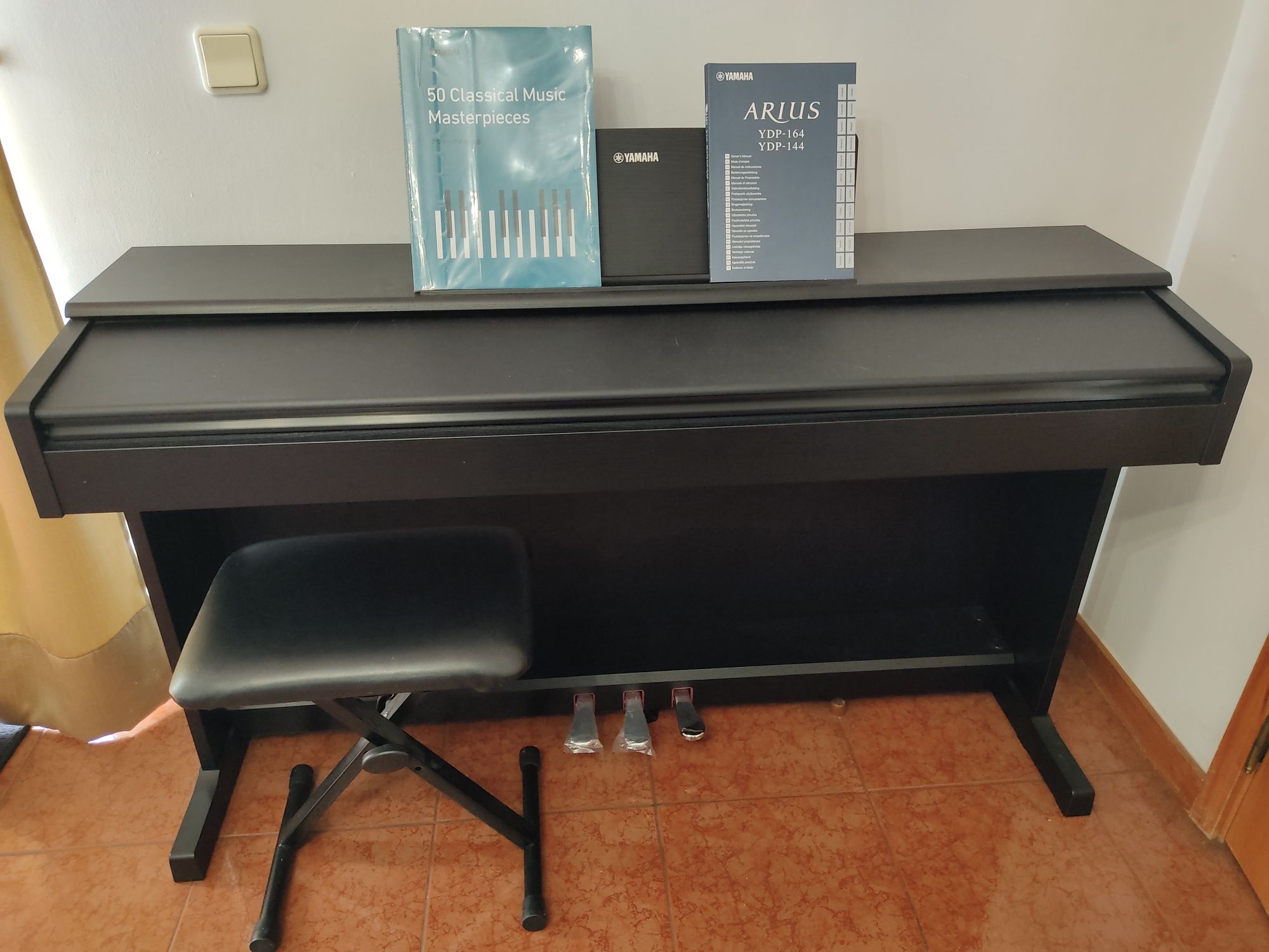 Piano Yamaha YDP-144