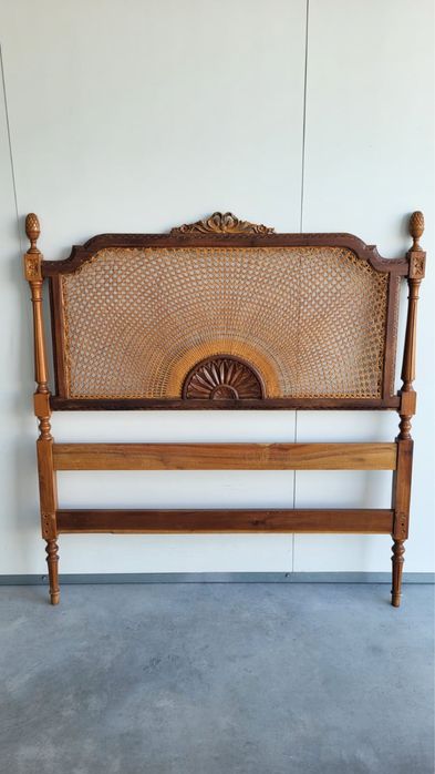 Cama completa vintage 1,60m x 2m em madeira e vime