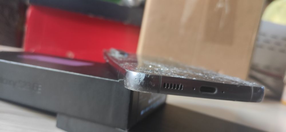 Smartfon Samsung Galaxy S23 FE 8GB 128 5G płyta aparaty bateria głośni