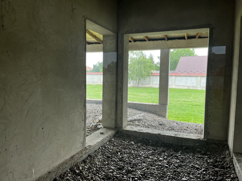 Будинок 1000 м2 ділянка 25 сотин приватизована Закарпаття село Геча