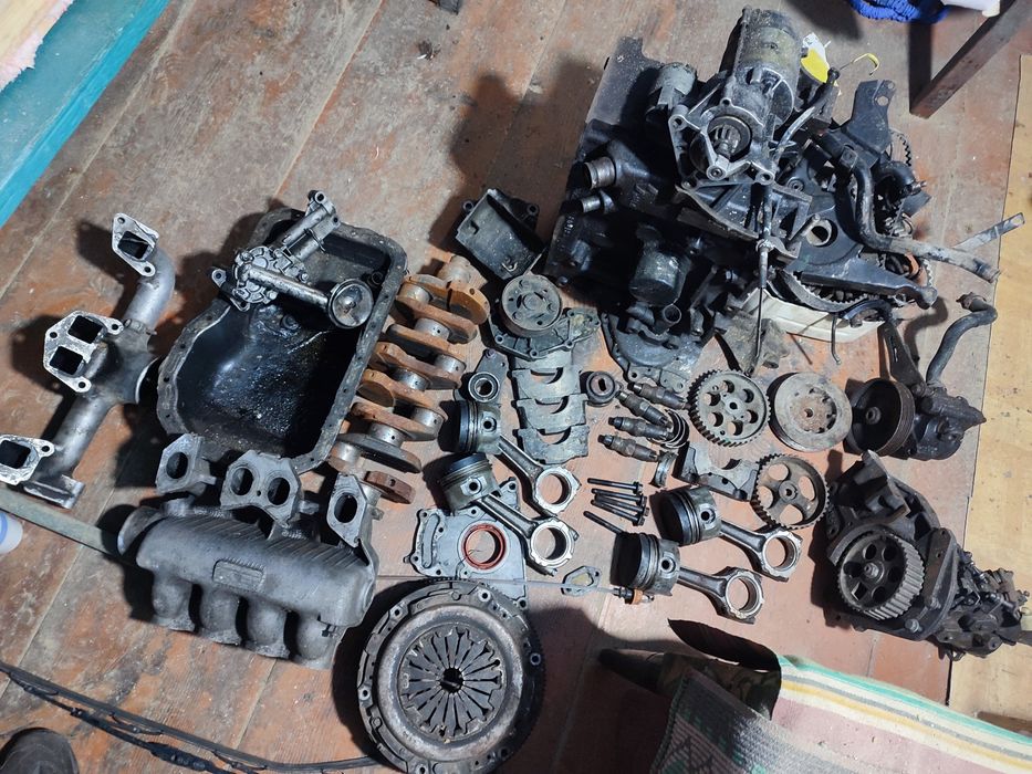 Двигун рено в розібраному стані продаю одним лотом