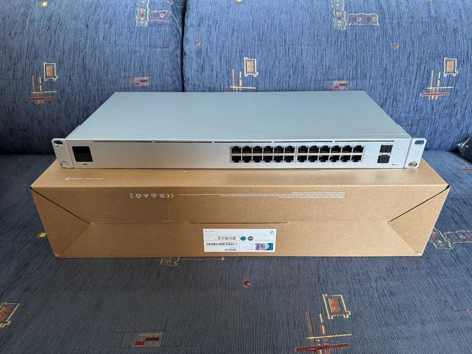 Switch Ubiquiti USW-24 UniFi Switch 24 Gen2