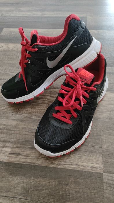 świetne buty do biegania NIKE Revolution 2M jak nowe