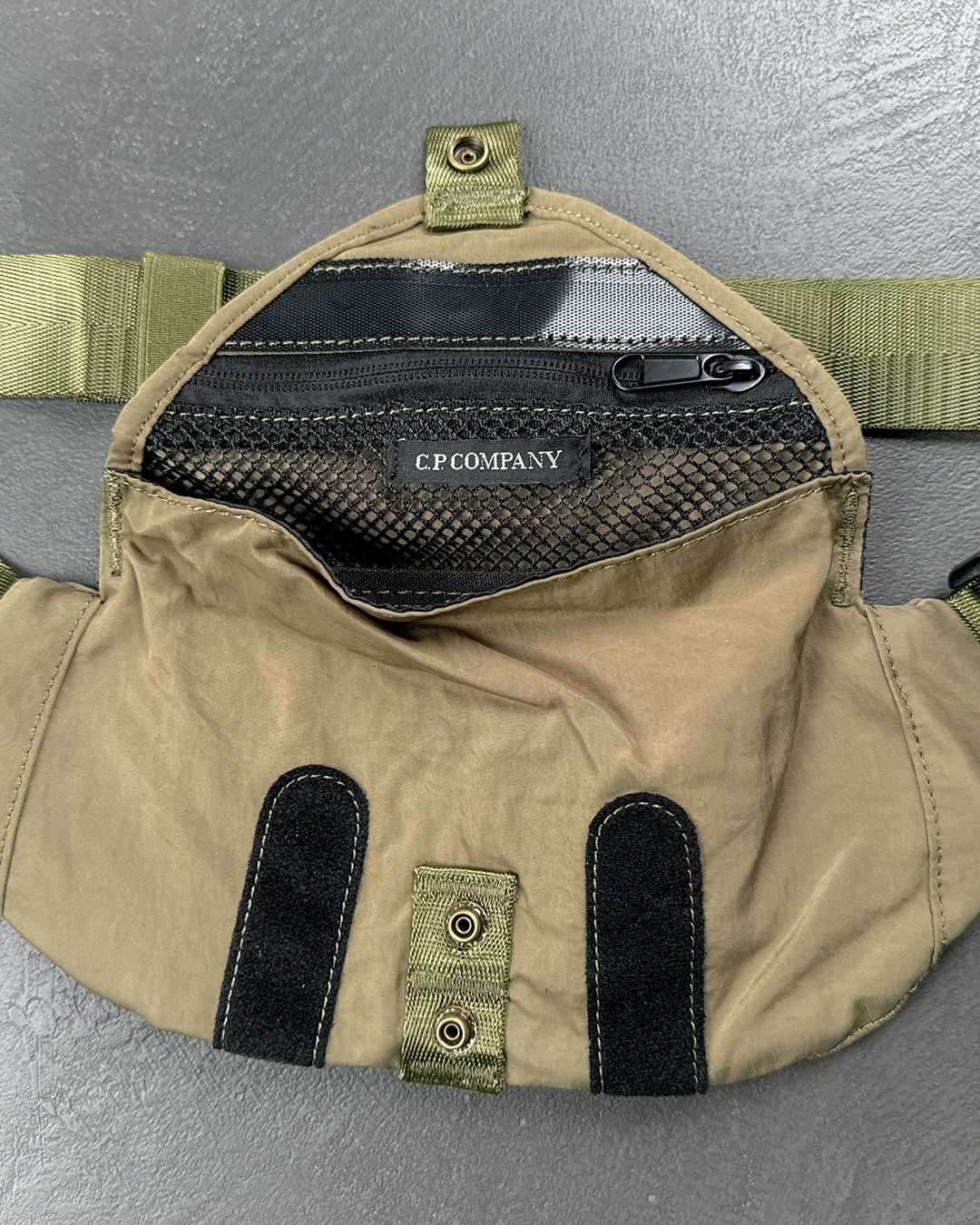 Сумка C.P. Company Nylon B. Crossbody Lens Mini Pack Olive