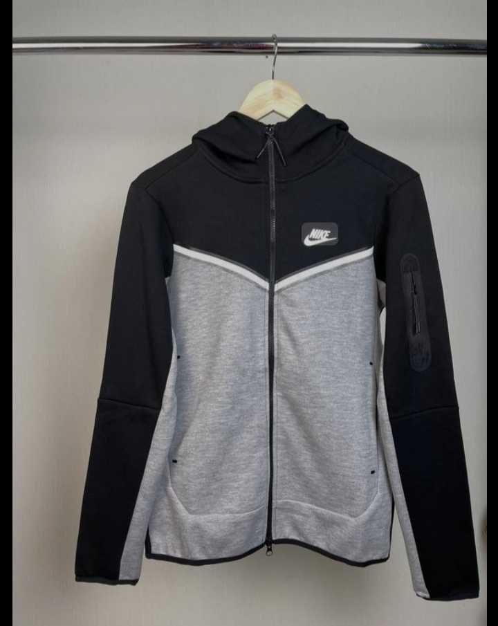 Nike Tech Fleece