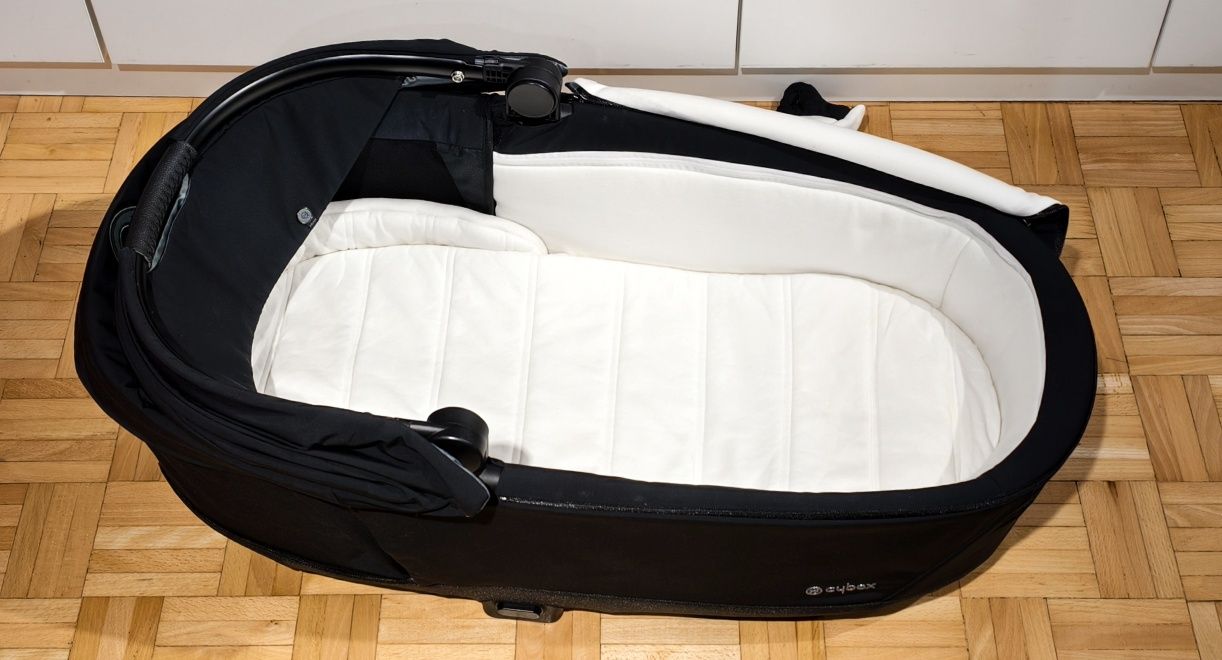 Gondola Cybex Priam 4.0 deep black  + adapery
