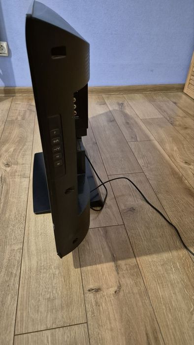 Подаю телевізор Панасонік 32.Ціна 2000