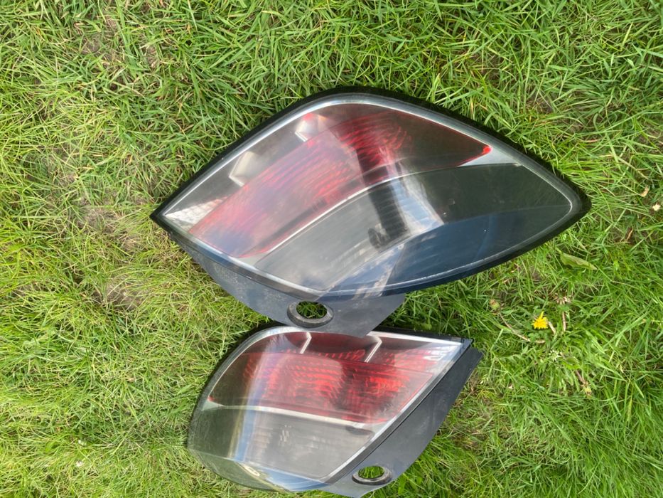 Opel astra H GTC 3D Lampa prawa tył tylna Kompletna Oryginał