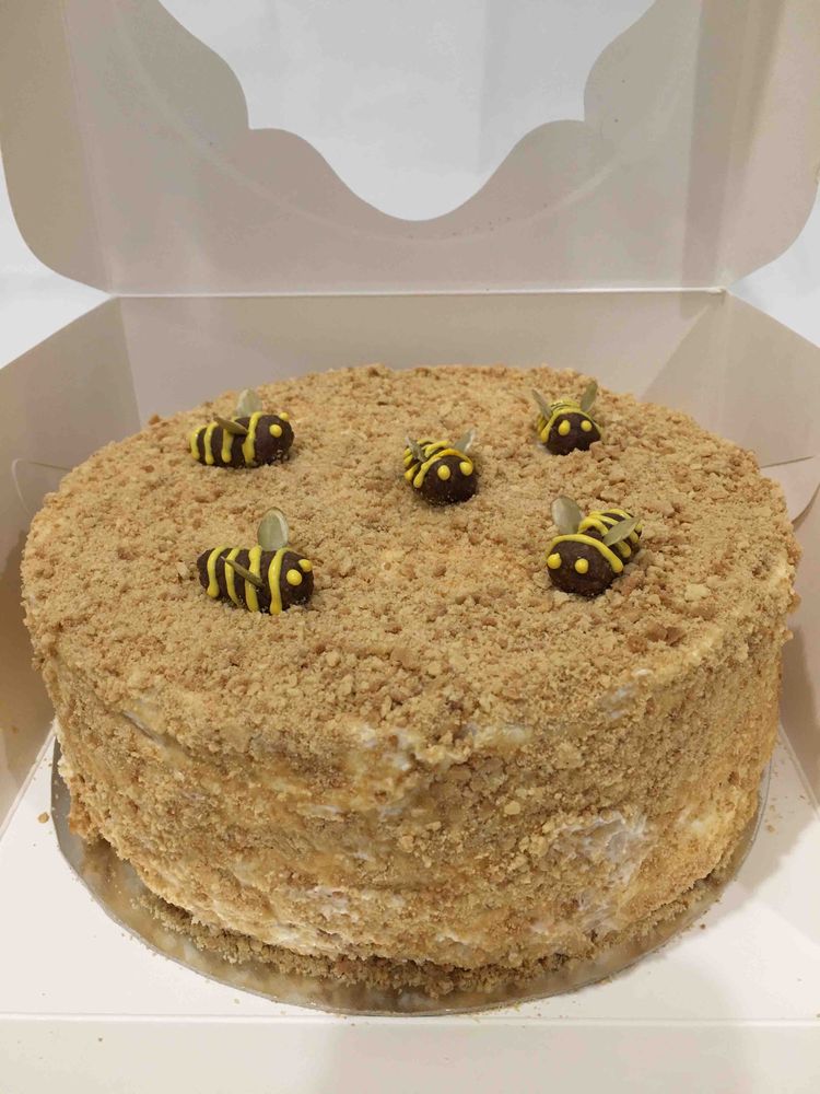 Коржі для медовика, наполеона, бісквітні . Тортики на замовлення