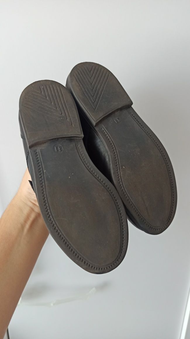 Продам школьные туфли Braska 31 размер