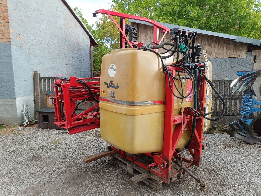 Opryskiwacz RAU D2 1600l 15/18m