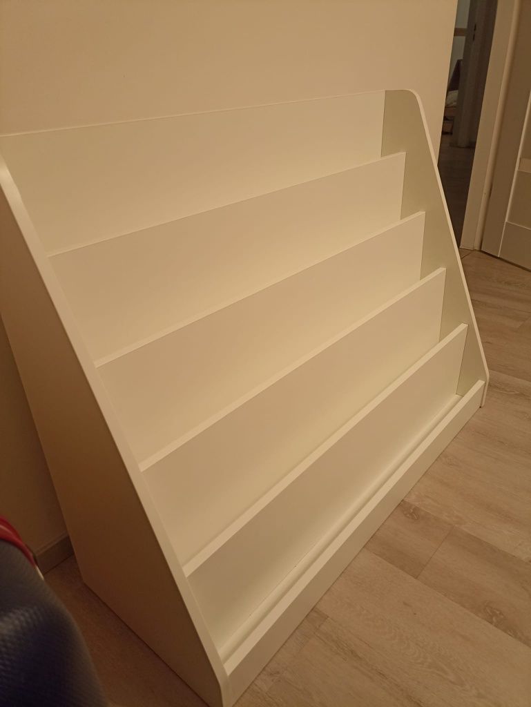 Biblioteczka na książeczki
