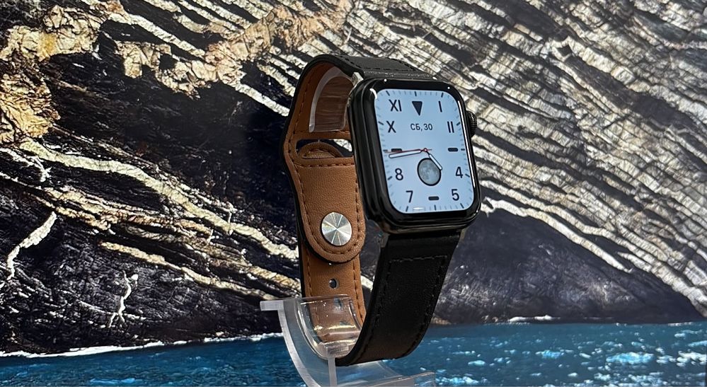 Apple Watch  Series 4 Black Stainless Steel 40 mm / 82%