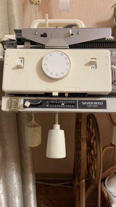 Продам вʼязальну машину Silver Reed SRP60N
