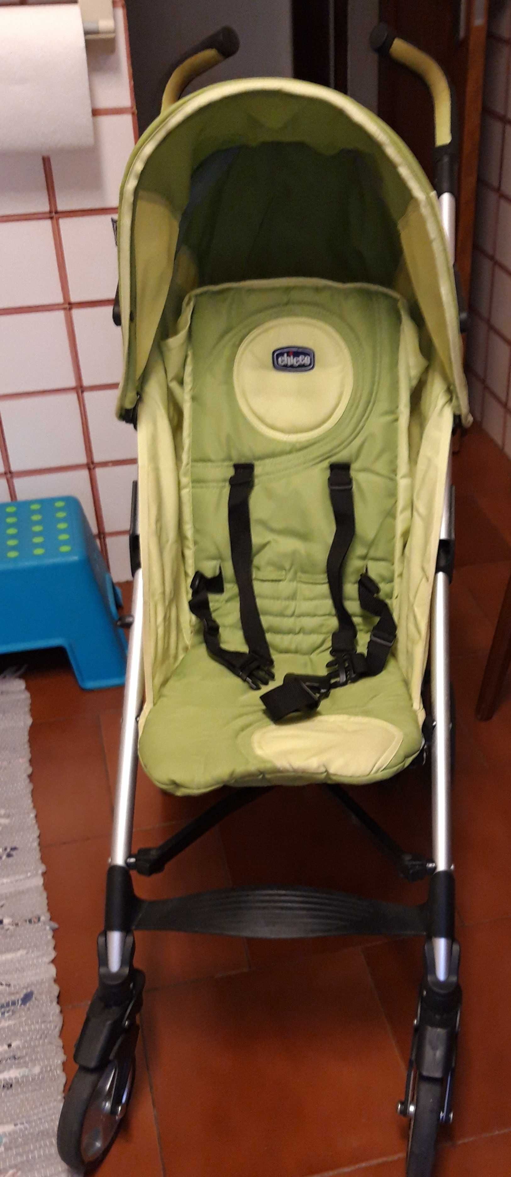 Cadeira de bebé da Chico c/proteção para chuva