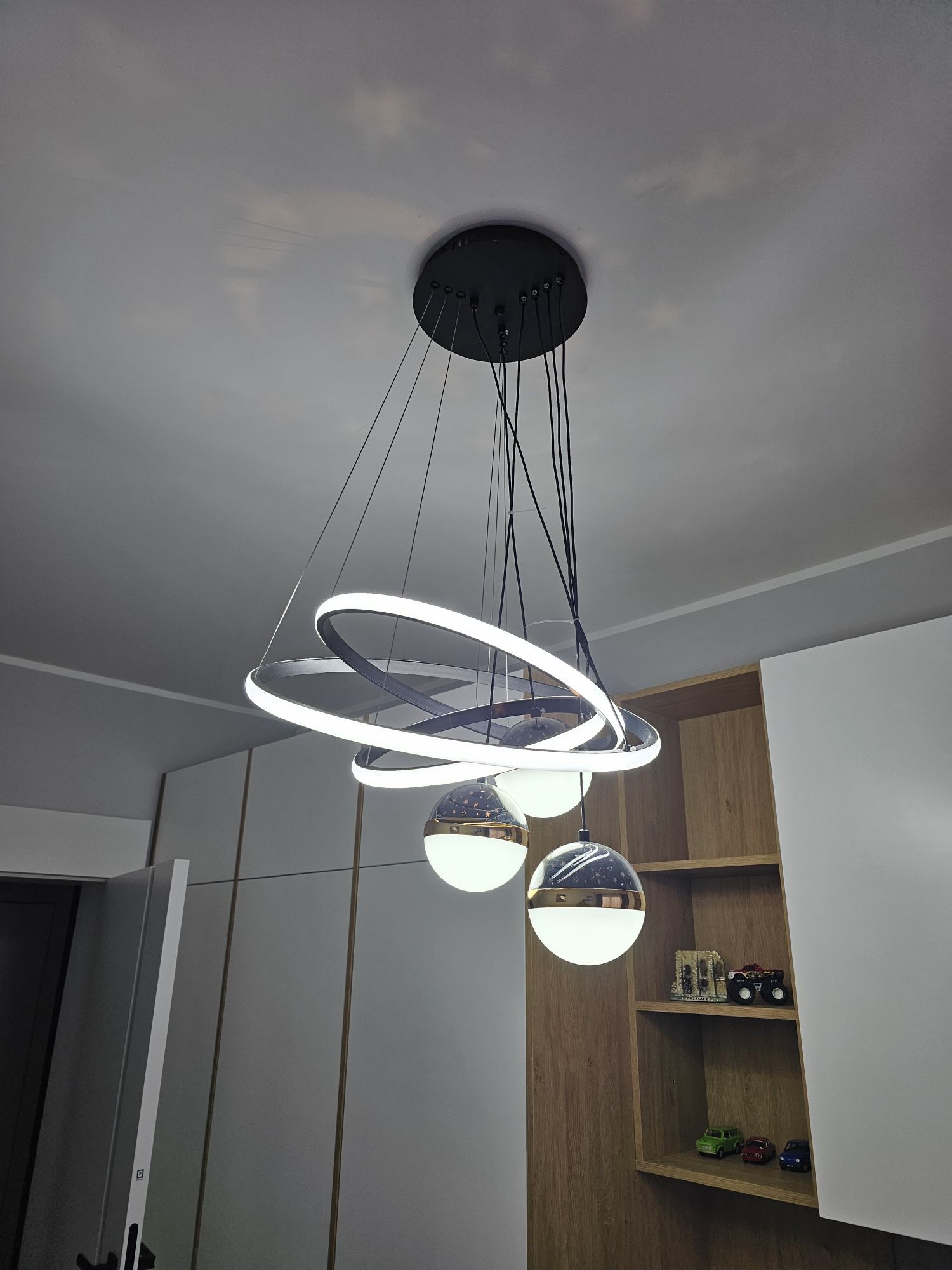 Żyrandol led ring plus kule
