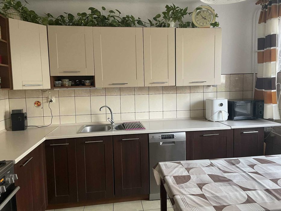 Przestronne 3-pokojowe mieszkanie z ogródkiem i garażem – Dziekanów.