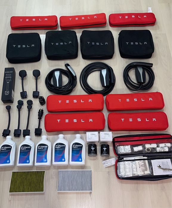 Tesla аптечка оригинал нова