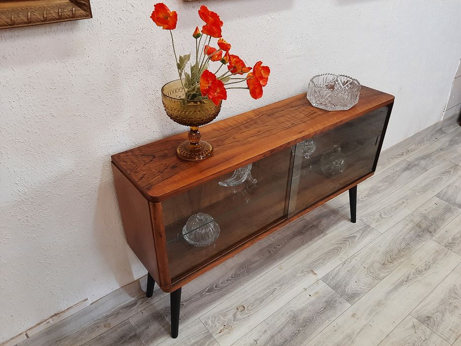 Mała komoda w stylu art deco po renowacji