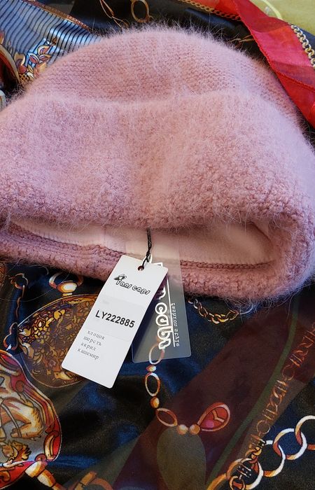 Комплект ангора новый ,шапка женская и шарфик очень теплые пушистые