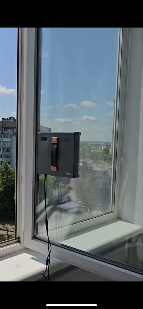 Робот-мийник вікон ABIR WD8, подвійне розпилення води