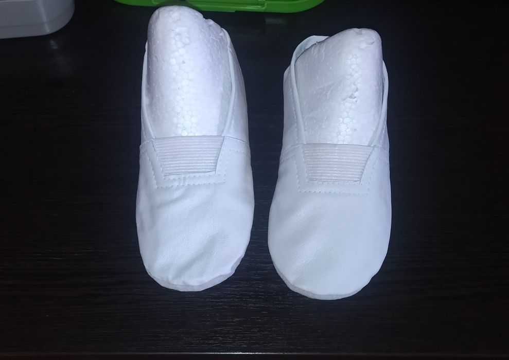 Чешки дитячі нові 19 см