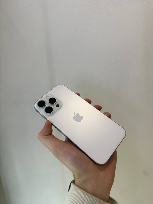 iPhone 16 Pro Max 256 96% на E-Sim