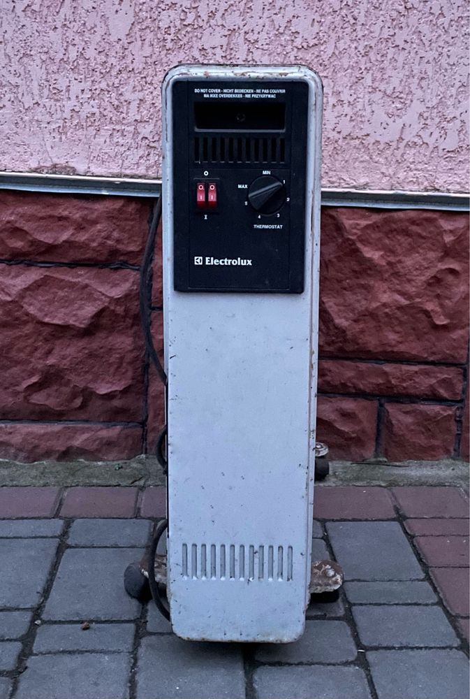 Обігрівач Electrolux масляний радіатор