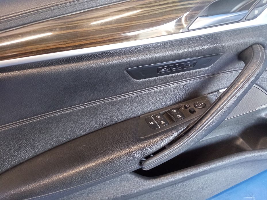 Обшивка двері BMW G30 передньої лівої Карта дверей БМВ 5 Г30 Розборка