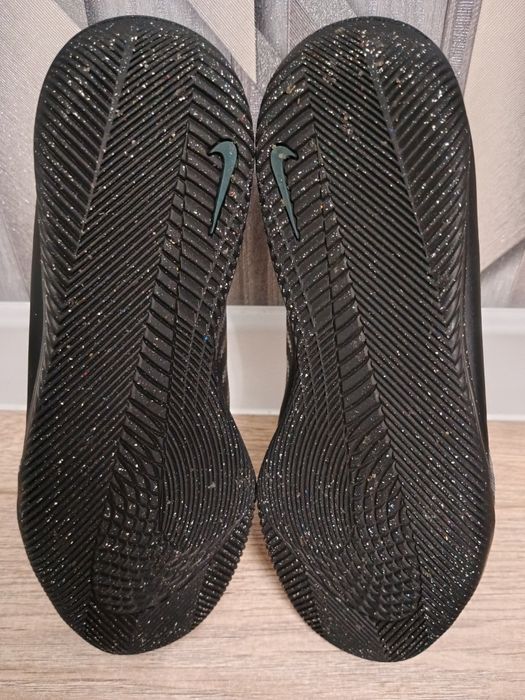 Футзалки Nike Phantom