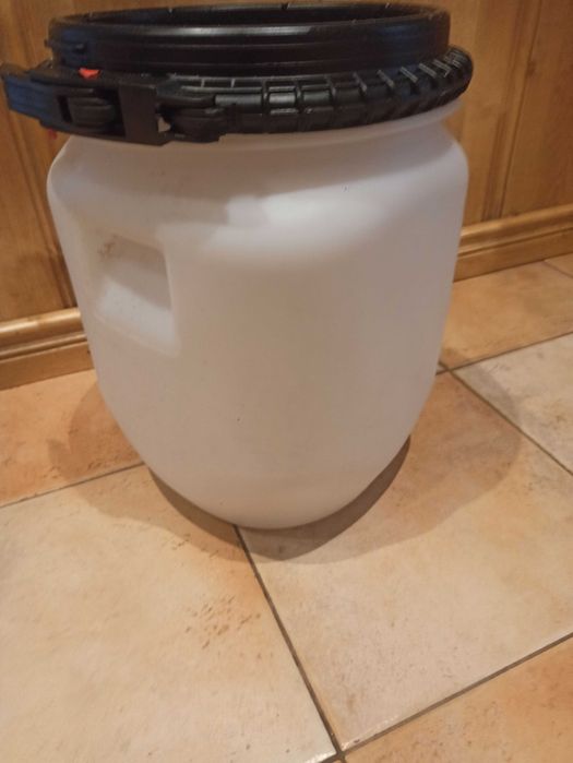Beczki plastikowe 20l