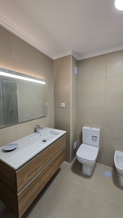 Apartamento T2 c/garagem no centro de Viana