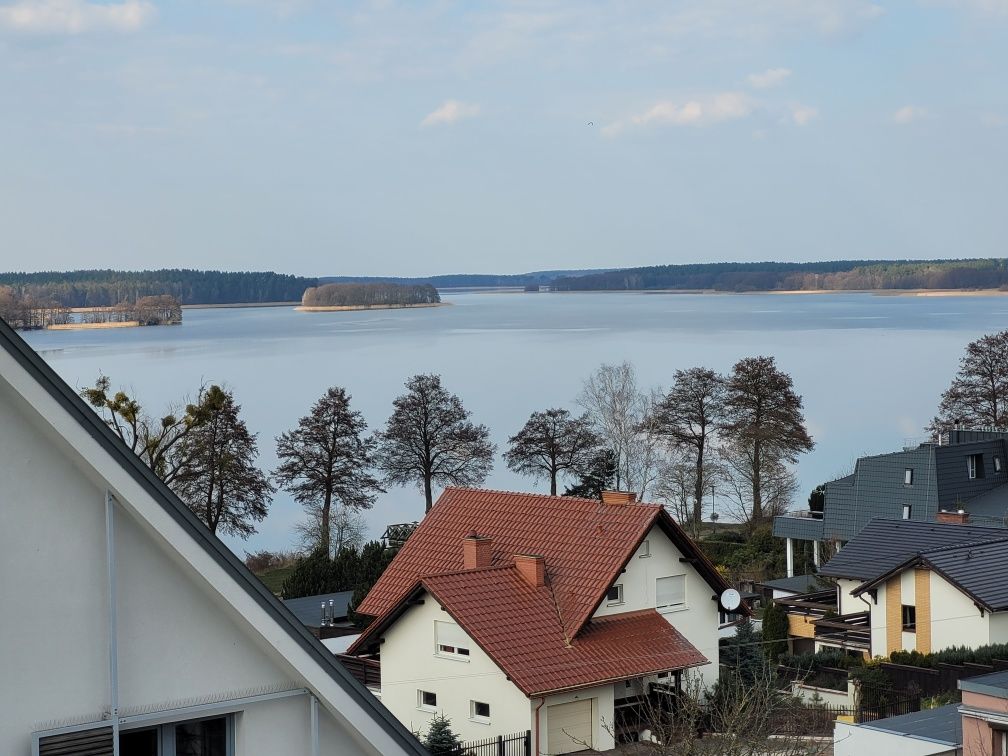 Apartament Cień Wiatru z widokiem na jezioro Charzykowy