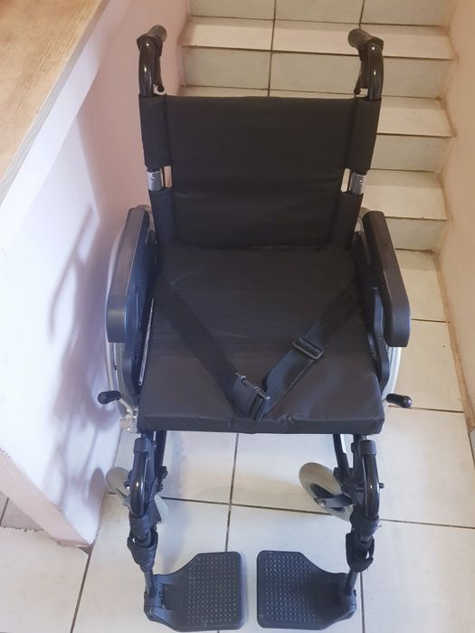 Aluminiowy wózek inwalidzki Rehafund Cruiser Active 2