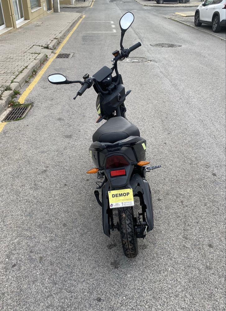 Mota eletrica (scooter) bom estado