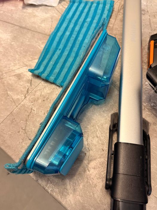 Продам пилосос  ручний Philips XC8057/01