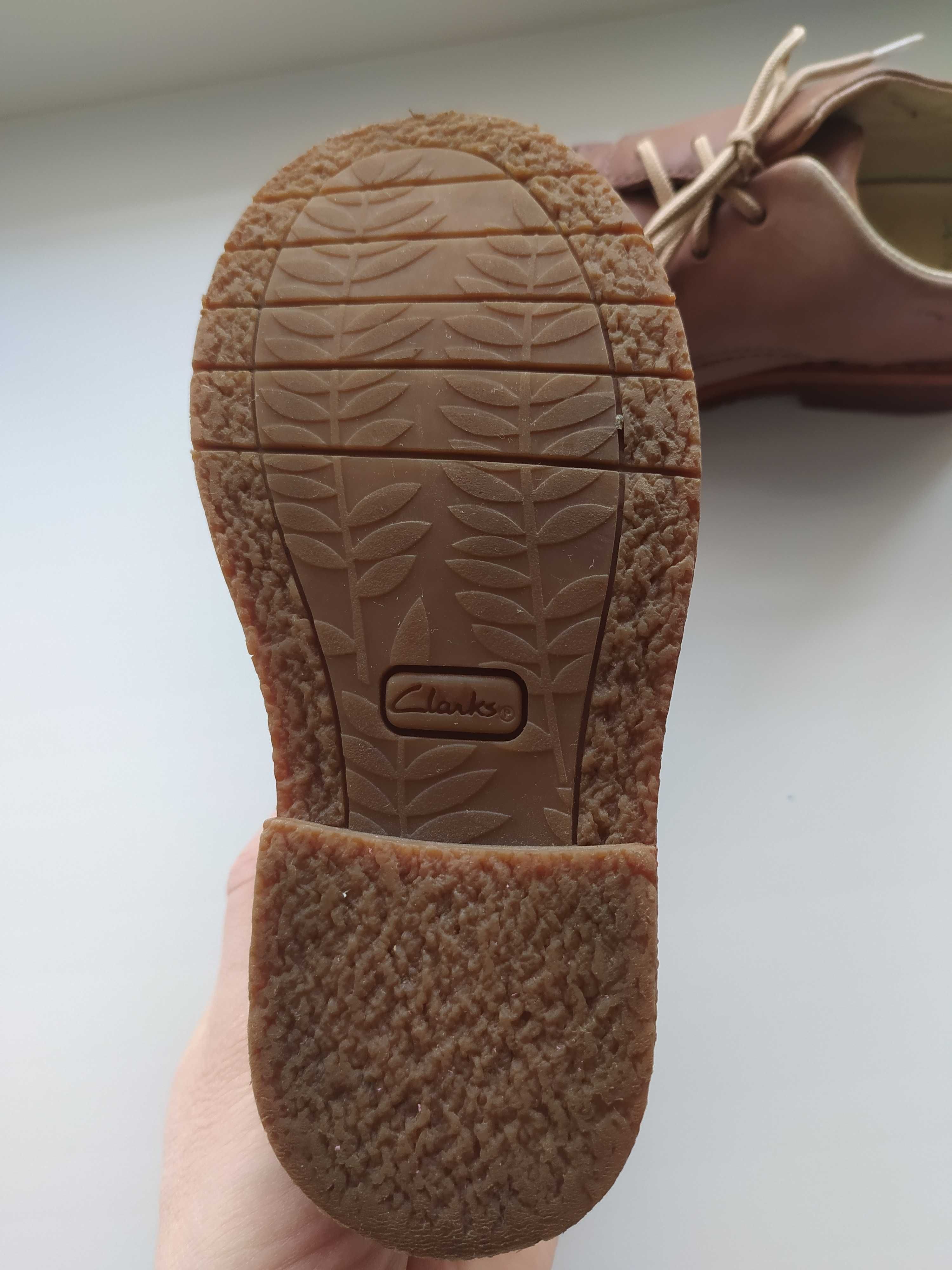 Дитячі туфельки Clarks,24розміру