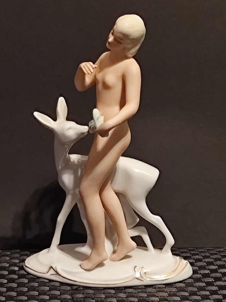 Porcelana Schaubach Kunst Wallendorf  Figurka Kobieta  z Sarenką