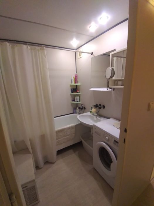 Продається Білосніжна і сонячна  кв-ра поблизу  Собору на Проспекті Св