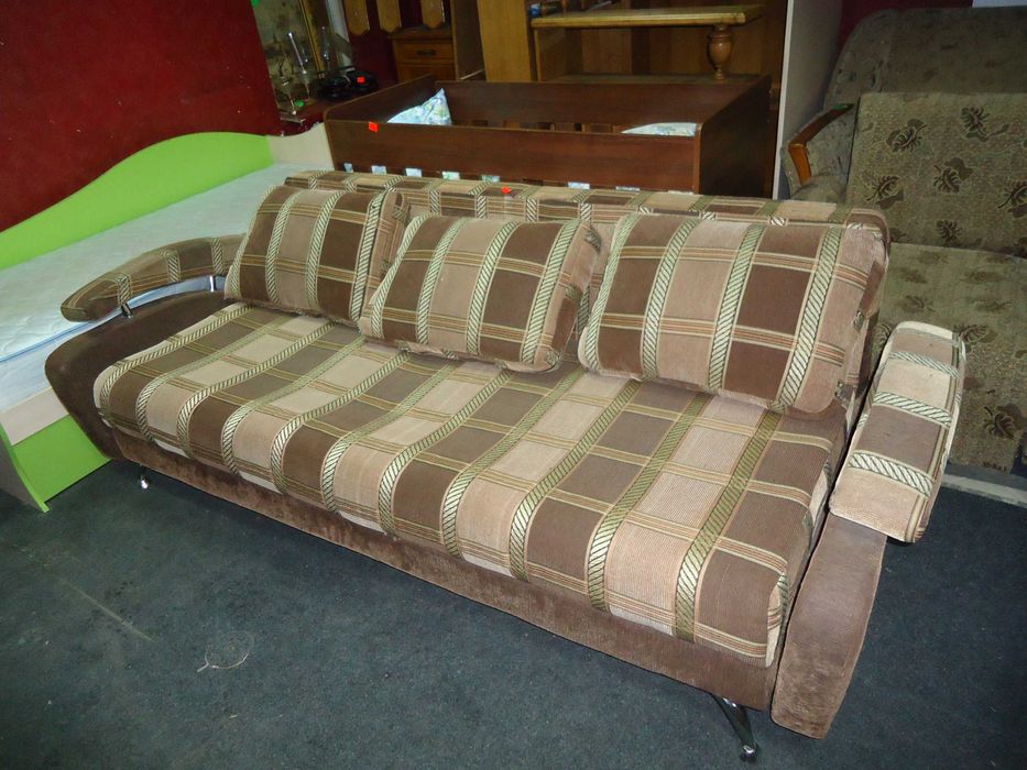 Продам диван. Отличное состояние.