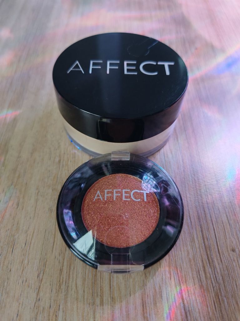 Zestaw kosmetyków Affect puder Soft Touch i cień foliowy