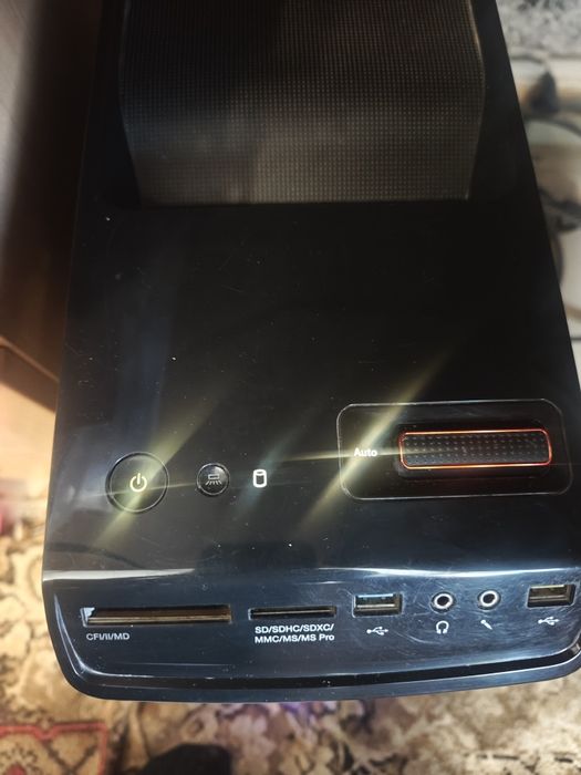 Стационарный компьютер Lenovo + монитор LG 21,5''+ клавиатура, мышь