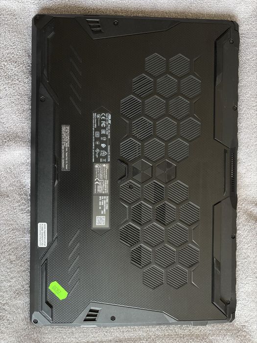 PILNIE SPRZEDAM!! Laptop ASUS TUF Gaming A17 + Podkładka chłodząca