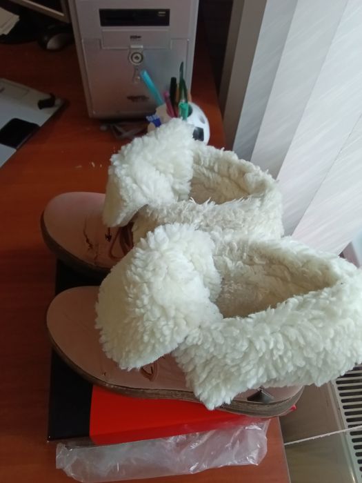 Жіночі зимові теплі сапоги-ботінкі