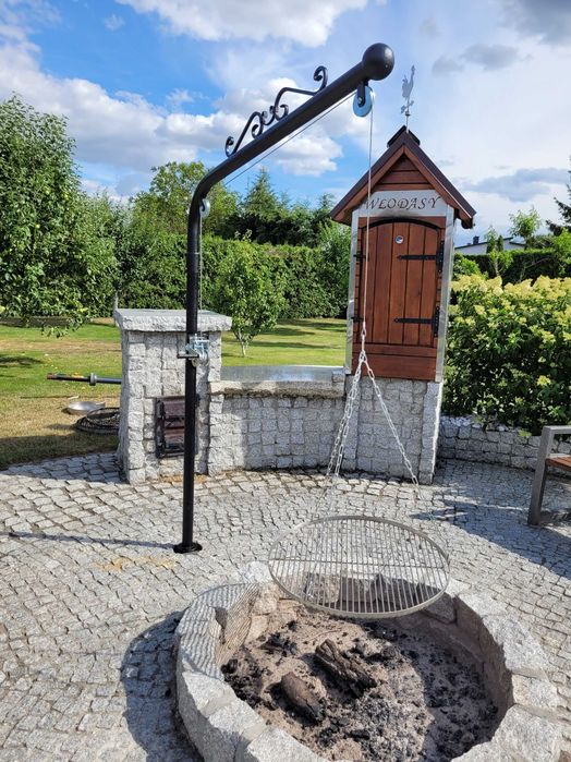 Grill obrotowy nad ognisko