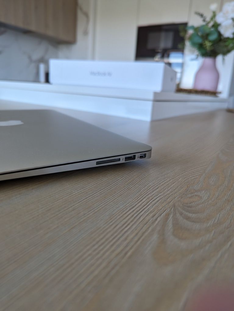 Apple MacBook Air 13' - 2015 (i5)