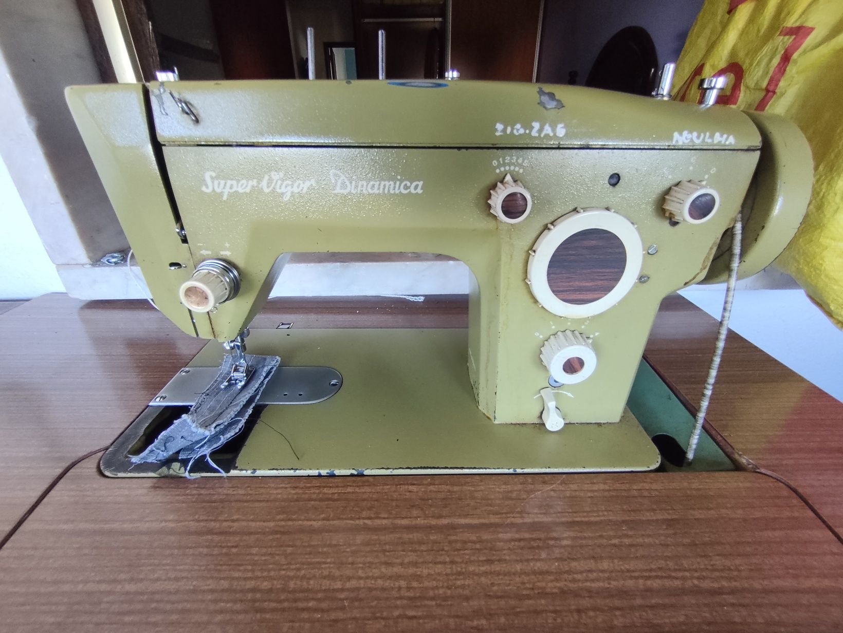 Maquina de costura