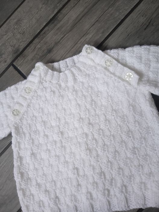 Nowy sweter handmade, sweter do chrztu, sweterek niemowlęcy,  0-3 m-ce